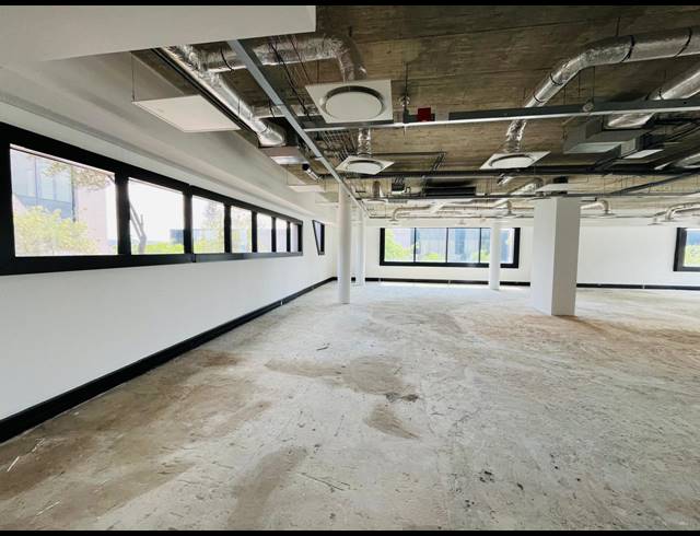 389M² OFFICE TO LET IN WATERFALL